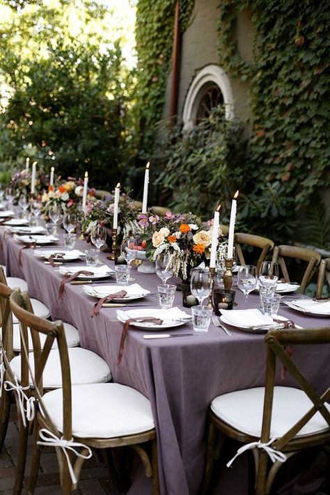 Purple Table, Party Tablescapes, Dining Setting, Romantic Garden Wedding, Fall Tablescapes, Rustic Chic Wedding, Wedding Receptions, Wedding Table Settings, Decoration Inspiration