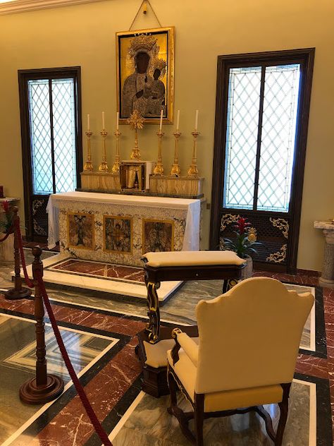 A Sneak Peak of the Private Papal Chapel at Castel Gandolfo Small Chapel Interior, Chapel Interior, Private Chapel, Home Chapel, Small Chapel, Chapel Ideas, Traditional Catholicism, Home Altar, Church History