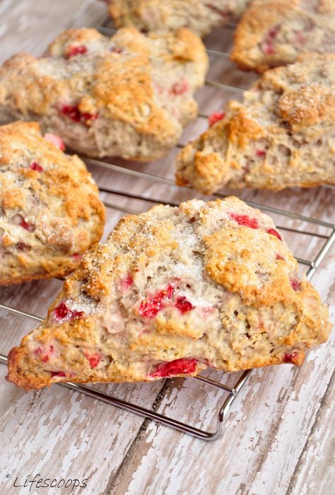 Yogurt Scones Recipe, Low Fat Baking, Yogurt Strawberry, Yogurt Bread, Make Greek Yogurt, Strawberry Scones, Greek Yogurt Recipes, Eggless Baking, Strawberry Yogurt