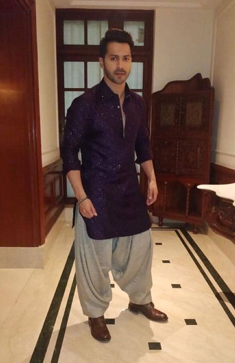 Varun Dhawan Kurta Pajama, Men Traditional Wear Indian, Men Kurta Designs Style, Pathani Kurta For Men, Kurta Designs Men's, India Fashion Men, Pathani Suit, Indian Wedding Clothes For Men, Mens Indian Wear