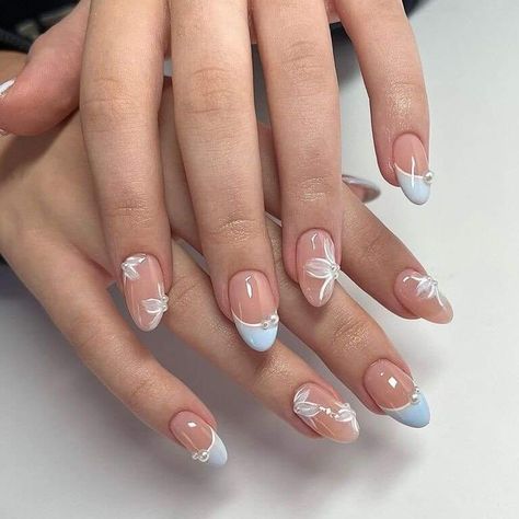 Blue Wedding Nails Ideas, Nails Light Blue Design, Summer Nails 2024 Blue, Nail For Summer 2024, Light Blue Nails Prom, Blue White Nails Design, Nail Designs In Blue, Simple Nail Designs Summer 2024, Nail Summer 2024