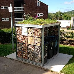 Bin Shelter, Bin Store Garden, Garden Shed Diy, Bin Shed, Garden Walls, Bin Storage, Outdoor Sheds, Have Inspiration, Garden Structures