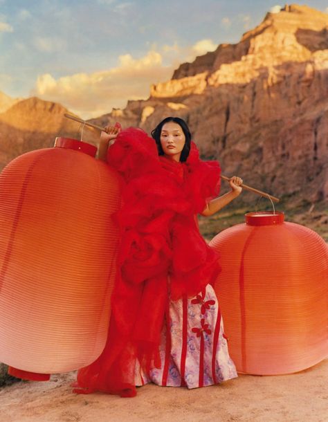 Fan Jinghan covers Vogue China September 2021 by Hailun Ma China Vogue, Couture Photography, Breaking New, Vogue China, Richard Avedon, Fashion Images, Chinese Style, Photography Poses, Fashion Photography