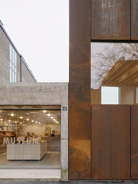 A rusted steel museum extension in Lund, Sweden designed by Elding Oscarson Steel Architecture, Modern Architecture Design, Weathering Steel, Brick Architecture, Corten Steel, Minimalist Architecture, Steel Buildings, Space Architecture, Metal Buildings