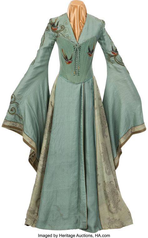 Cersei Lannister Outfit, Daenerys Inspired Outfit, Game Of Thrones Outfits Inspiration, Lannister Clothes, Game Of Thrones Inspired Outfits, Cersei Lannister Dress, Lannister Dress, Stark Dress, Sansa Stark Costume