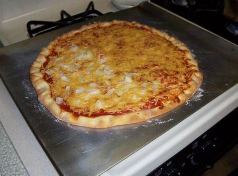 Easy Bisquick Pizza Crust Recipe Bisquick Pizza Crust, Bisquick Pizza Dough, Bisquick Pizza, Quick Pizza Crust, Jiffy Mix Recipes, Quick Pizza, Bisquick Recipes, Just A Pinch Recipes, Pizza Margherita