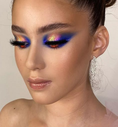 Maquillage On Fleek, Eyeliner Hacks, 50 Makeup, Eye Makeup Looks, Makeup 101, Smink Inspiration, Makijaż Smokey Eye, Colorful Eye Makeup, Sold Out