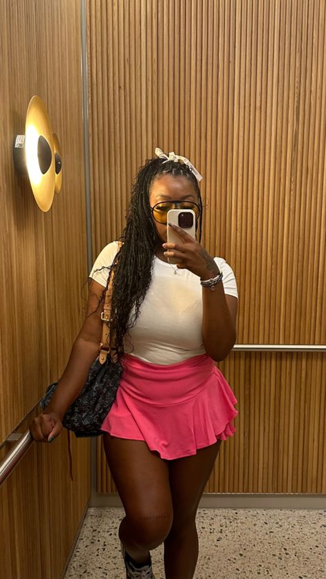 #fashion #tennisskirts tennis skirt outfits inspo Tennis Skirt Festival Outfit, Tennis Skirt Outfit Black Women, Tennis Skirt Outfit Plus Size, How To Style Tennis Skirt, Tennis Skirt Outfit Black, Tennis Skirt Outfit Summer, Athletic Skirt Outfit, Tennis Skirt Outfit Street Style, Black Tennis Skirt Outfit