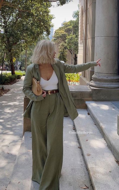 Beige Hose, Green Pants, Mode Inspo, Looks Style, Mode Inspiration, Winter Fashion Outfits, College Outfits, Cute Casual Outfits, Stories Instagram