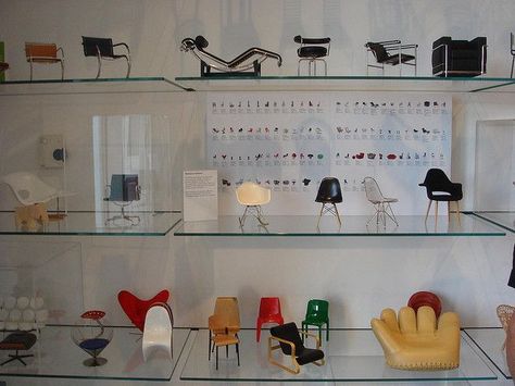 Miniature furniture Collection Display Ideas, Vitra Miniature, Mid Century Modern Accessories, Miniature Chairs, Vitra Chair, Build A Coffee Table, Dollhouse Chair, Mini Chair, Mid Century Modern Scandinavian