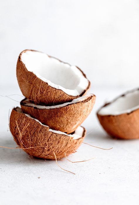 Coconut Perfume, Coconut Flour Recipes, Chocolate Chia Pudding, Coconut Cupcakes, Coconut Milk Recipes, Coconut Ice Cream, Coconut Bowl, Coconut Oil Uses, Coconut Curry Chicken