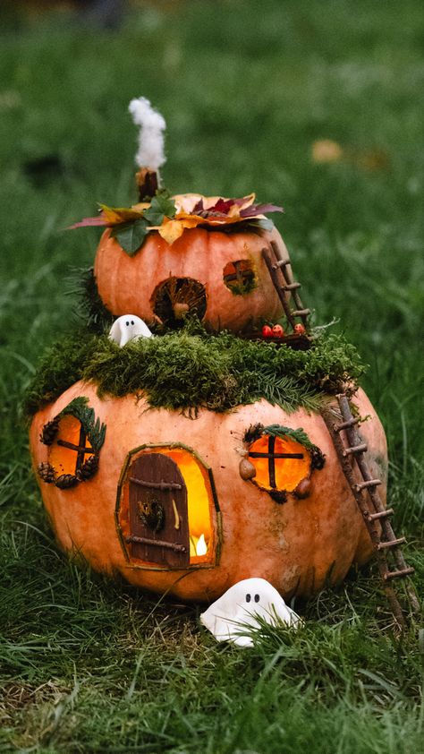 Pumpkins Fairy House, Mouse House Pumpkin, Pumpkin Carving Fairy Houses, Pumpkin Carving Ideas Fun, Diy Pumpkin Fairy House, Fairy House Pumpkin Carving Ideas, Fairy Garden Pumpkin Ideas, Hobbit House Pumpkin Carving, Hobbit Hole Pumpkin Carving