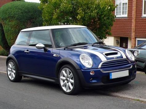 2007 mini cooper blue | Thought I'd show you a couple of pics of my Indi Blue Cooper S Fiat 500 Black, White Mini Cooper, Blue Mini Cooper, Mini Cooper Hardtop, Mini Cooper Models, 2005 Mini Cooper, 2007 Mini Cooper, Mini Cooper R56, Mini Copper