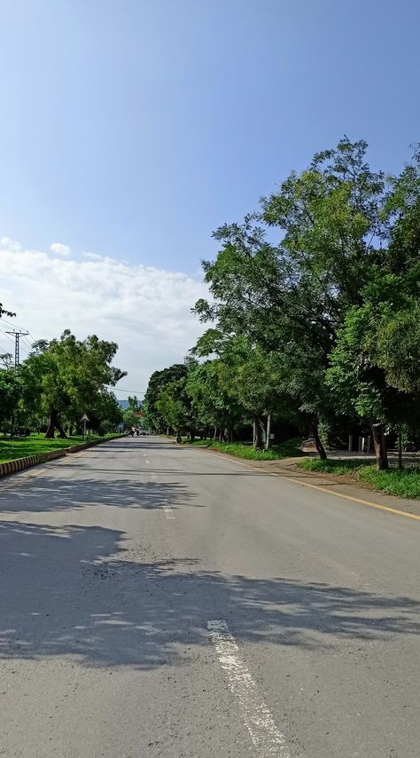 Beauty of islamabad | mountains | cloudy sky | Capital of Pakistan 🇵🇰 Islamabad Pakistan Pictures, Islamabad Snaps, Pakistan Pictures, Nature Aesthetics, Islamabad Pakistan, Photos Of Nature, Goals Pictures, Cloudy Sky, Relationship Goals Pictures