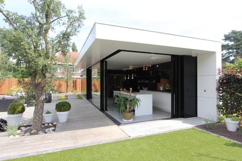 non residentieel poolhouse HooZ: staalbouw poolhouse te Beringen - max8 Outdoor Pool Area, Rooftop Design, Backyard Studio, Pool Area, Pool Houses, Pool House, Dream Home Design, Outdoor Pool, Indore