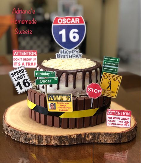 #underconstruction #roadsigns #kitkatlover Guys Sweet 16 Ideas, New Driver Cake, Boy 16th Birthday Ideas, Sweet 16 Cakes For Boys, 16 Birthday Party Ideas For Boys, 16th Birthday Cake For Boys, Boys 16th Birthday Party Ideas, Kids Birthday Morning, Boys 16th Birthday Cake