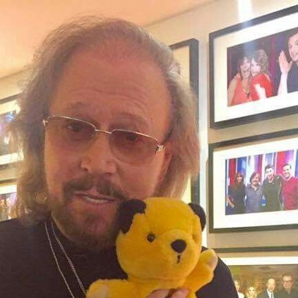 The Sooty Show on Instagram: "Forget ‘Night Fever’ – Barry Gibb has got Sooty Fever! Did you know that Sooty is the official mascot of the Barry Gibb band and frequently appears on stage with him? Happy Birthday Barry Gibb from your favourite yellow bear! Maybe he'll return the wishes by attending Sooty's 75th Birthday Spectacular?! Get your tickets via the link in our bio." Barry Gibb Selfie, Warren Haynes, Night Fever, Barry Gibb, Bee Gees, Photo To Video, Latest Pics, Knowing You, I Am Awesome