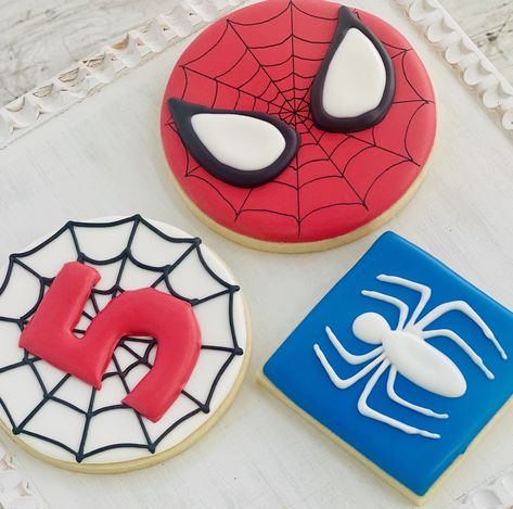 Spiderman Cookies Royal Icing, Spiderman Birthday Cookies, Spider Man Cookies Decorated, Spider-man Cookies, Spiderman Cookies Decorated, Spiderman Sugar Cookies, Spiderman Treats, Spider Man Cookies, Spiderman Cookies