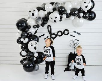 Halloween Theme Birthday, Halloween Themed Birthday Party, Spooky One, Halloween Baby Shower Theme, Balloon Garland Diy, Halloween Shirts Kids, Spooky Halloween Party, Halloween Balloons, Halloween Birthday Party