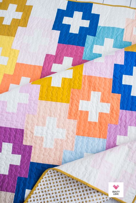 Plus and Minus quilt pattern by Emily of quiltylove.com.  Modern plus  quilt using Kona Cotton solids. Easy beginner quilt pattern. Solids  quilt pattern using Robert Kaufman kona cotton solids. Easy Beginner Quilt, Solids Quilt, Quilt Photography, Quilty Love, Plus Quilt, Beginner Quilt, Cross Quilt, Solid Quilt, Modern Inspiration