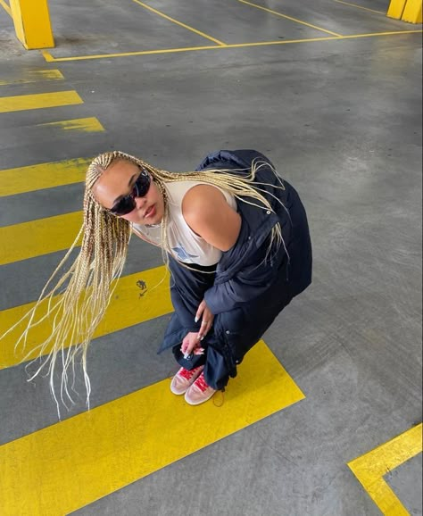 Car Park Photo Ideas, Car Park Aesthetic Photoshoot, Parking Photoshoot Aesthetic, Parking Aesthetic Photoshoot, Car Garage Photoshoot Ideas, Rooftop Garage Photoshoot, Street Photo Ideas Instagram, Underground Parking Photoshoot, Parkade Photoshoot