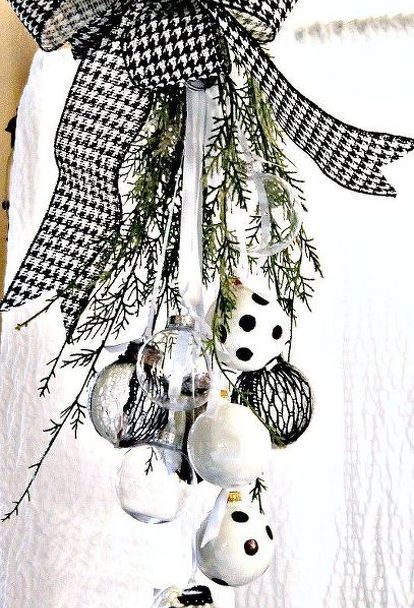 christmas black and white ornament swag, christmas decorations, crafts, seasonal holiday decor Handcrafted Christmas Ornaments, Black White Christmas, Black And White Christmas, Christmas Door Wreaths, Black Christmas Trees, White Ornaments, White Christmas Decor, Christmas Pendant, Christmas Swags