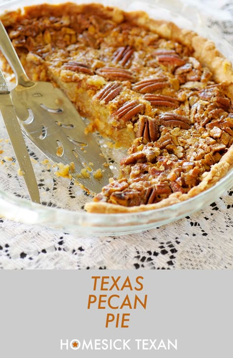 Texas Pecan Pie Recipe, Texan Recipes, Texas Foods, Pioneer Woman Pecan Pie, Texas Pecan Pie, Pecan Pie Recipe Southern, Best Pecan Pie Recipe, Pecan Pie Bites, Pecan Pie Muffins