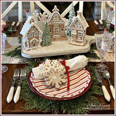 Old Time Christmas, Christmas Table Setting, Gingerbread Christmas Decor, Gingerbread Village, Christmas Table Centerpieces, A White Christmas, Christmas Tablescape, Gingerbread Christmas, Christmas White