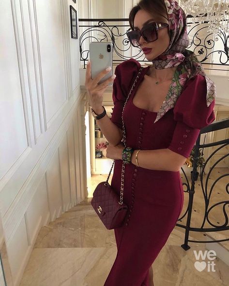 Elegant Outfit Classy, Mode Turban, Head Scarf Styles, How To Wear A Scarf, Scarf Casual, How To Wear Scarves, Looks Chic, Outfit Goals, Looks Style