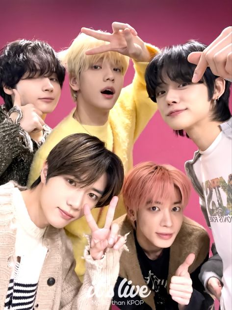 Txt Ot5, Moa Collection, Group Photo, Blue Springs, Group Photos, Kpop Wallpaper, K Pop, Boy Bands, Boy Groups