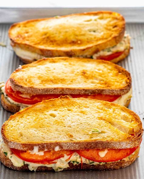 Grilled Tuna Sandwich Recipes, Tuna And Tomato, Easy Tuna Melt Recipe, Tuna Melt On Sourdough, Best Tuna Melt Recipe, Toasted Tuna Sandwich, Sourdough Tuna Melt, Tina Melt Sandwich, Tuna Sandwiches Recipes