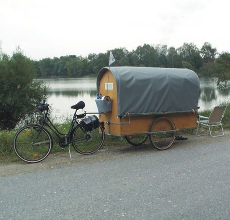 vardo bike trailer Diy Bicycle, Bike Wagon, Kangoo Camper, Bicycle Trailers, Auto Camping, Bicycle Camping, Bike Motor, Kombi Home, Bicycle Trailer