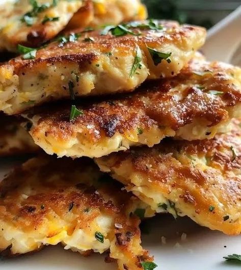 Keto Chicken Fritters Keto Chicken Fritters, Spaghetti Squash Shrimp Scampi, Chicken Fritters Recipe, Southwest Chicken Soup, Chicken Fritters, Fritter Recipes, Carb Free, Steamed Vegetables, Low Carb Chicken