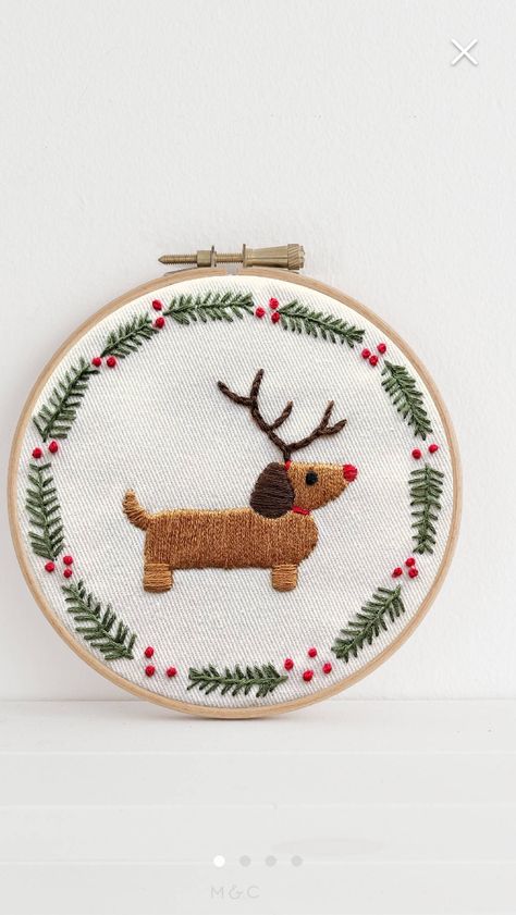 Cross Stitch Ideas Projects Christmas Gifts, Christmas Reindeer Embroidery, Easy Christmas Embroidery Ideas, Christmas Embroidery Patterns Free Printables, Simple Christmas Embroidery, Christmas Embroidery Patterns Free, Christmas Embroidery Ornaments, Christmas Embroidery Ideas, Embroidery Christmas Gifts