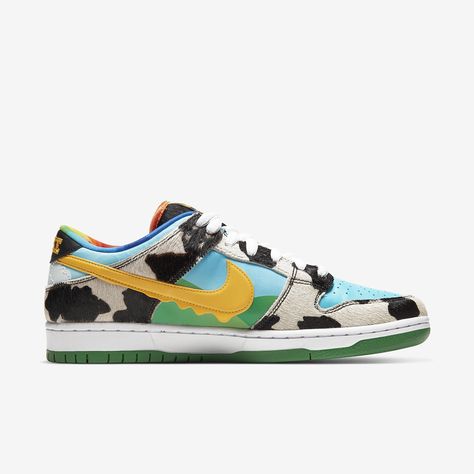 swoosh supply on Twitter: "Official Nike images of the “Chunky Dunky” @benandjerrys x Nike SB Dunk Low, releasing at skate shops next Saturday, May 23, and releasing on SNKRS the following Tuesday, May 26.… https://t.co/onTyNi0JpS" Nike Images, Spotted Cow, Sb Logo, Chunky Dunky, Ice Cream Brands, Chunky Monkey, Nike Sb Dunk Low, Sb Dunk Low, Nike Sb Dunks Low