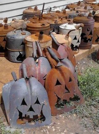 Dust Pans & Gas Cans turned Halloween decor Yard Decoration Ideas, Fall Yard Decor, Halloween Memes, Rustic Halloween, Gas Cans, Halloween Yard, Theme Halloween, Fall Halloween Decor, Halloween Deco