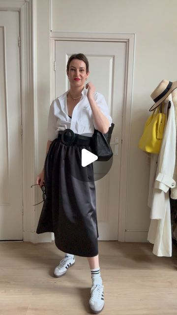 181 likes, 4 comments - tinekewiersma82 el June 4, 2024: "Starting the day right with a touch of comfort and style! 👟🖤 Embracing the workday in one of my favorite outfits: Adidas Samba’s for that extra comfort, paired with a classic black midi skirt and a thrifted white button-down for a timeless chic vibe. Adding a statement black belt and a boho bag for that perfect finishing touch! Ready to conquer the day with confidence and flair! 💼✨ . . . Outfit details: Shoes and socks: Adidas Skirt: Flair Outfit, Socks Adidas, Adidas Skirt, Shoes And Socks, Timeless Chic, White Button Down, Black Midi Skirt, Black Midi, Boho Bag