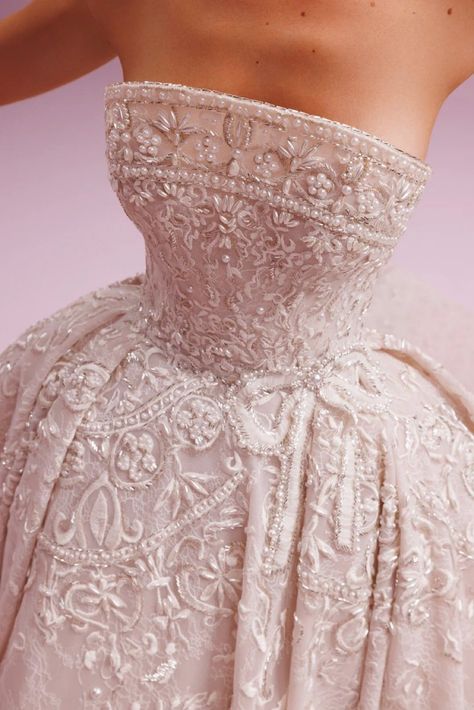 Dresses For Women Short, Fashion Dresses For Women, Princess Fairytale, Ruffles Dress, Pretty Wedding Dresses, Fashion Couture, Dream Wedding Ideas Dresses, Dress Inspo, Glam Dresses