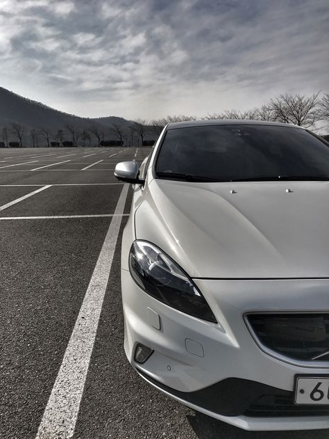 My Volvo v40 r-design Volvo V40 R Design, R Design, Lifestyle Goals, Volvo V40, Volvo, Bmw Car, Bmw, Bike, Lifestyle