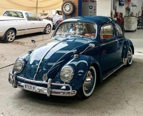 Dark Green Beetle Car, Vw T3 Doka, Volkswagen Beetle Vintage, Bug Car, Vw Sedan, Old Vintage Cars, Classic Volkswagen, Beetle Car, Volkswagen Bug