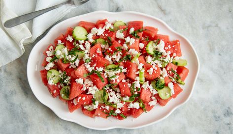 Fusion Cooking, Watermelon Salad Recipes, Watermelon Feta Salad, Frozen Watermelon, Watermelon And Feta, Refreshing Salad, Watermelon Salad, Feta Salad, Watermelon Recipes