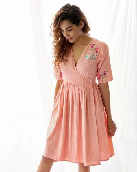 One Piece Dress Indian Style, One Piece Dress Western, Simple Frock Design, Cotton Short Dresses, Simple Frocks, Frock Patterns, Wrap Dress Short, Salwar Kamiz, Dress Design Patterns