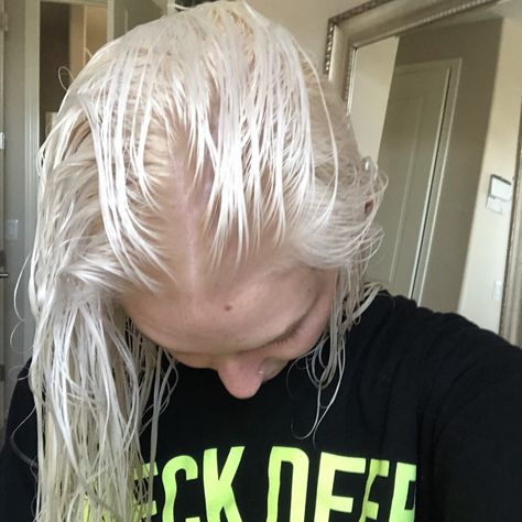 How I Bleach My Hair at Home – Saving Serendipity Going Blonde At Home, Bleach My Hair At Home, Best Bleach For Hair, Doing My Own Hair, Diy Bleach Hair, Toning Bleached Hair, Bleaching Hair At Home, Blonde Hair At Home, Bleaching Hair