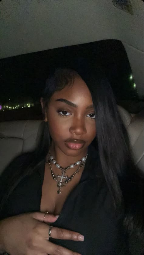 Full Face No Lashes, Pretty Brown Skin Women, Brown Skin Baddie, Natural Soft Glam Makeup, Flawless Face Makeup, No Makeup Look, Pretty Dark Skin, Bad Bad, Ethnic Hairstyles