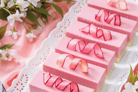 Candied Rhubarb, Rhubarb Mousse, Mascarpone Mousse, Sweety Pie, Tulip Petals, Mousse Cake Recipe, White Chocolate Cake, Victoria Magazine, Unflavored Gelatin