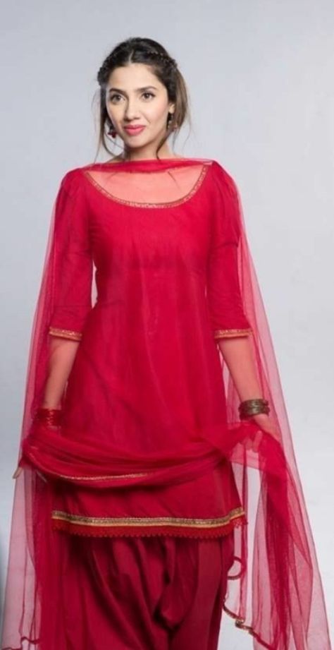 Mahira Khan Dresses, Patiala Dress, Patiala Suit Designs, Punjabi Fashion, Punjabi Outfits, Mahira Khan, Patiala Suit, Casual Indian Fashion, Salwar Kamiz