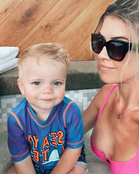 Christina Anstead wows in pink bikini selfie during spa day inside jaw-dropping garden | HELLO! Christina Anstead, Christina El Moussa, Lights Patio, Flip Or Flop, Ideas Patio, Haircuts For Medium Hair, Curly Hair Routine, Christmas Porch, Patio Decorating