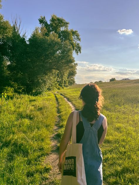 Greenery grass field pinterest aesthetic summer cottagecore walk trees nature summer outfit Walking In A Field, Girl Walking, Summer Bucket Lists, Summer Bucket, Amazing Photography, Business Women, Bucket List, Vision Board, Art Drawings