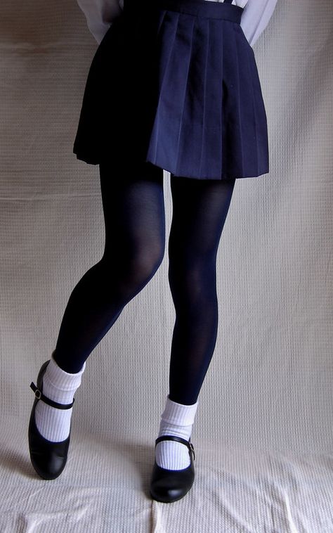 School skirt with tights and socks | sutiblr | Flickr Skirt With Tights, How To Wear Ankle Boots, School Skirt, Sock Outfits, Look Retro, Socks And Heels, Fashion Tights, Socks And Tights, Fashion Socks