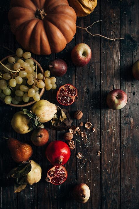 Thanksgiving Screensavers, Winter Flatlay, Autumn Fruits, Autumn Fruit, Different Kinds Of Fruits, Ideas For House, Food Art Photography, Kinds Of Fruits, Fall Fruits